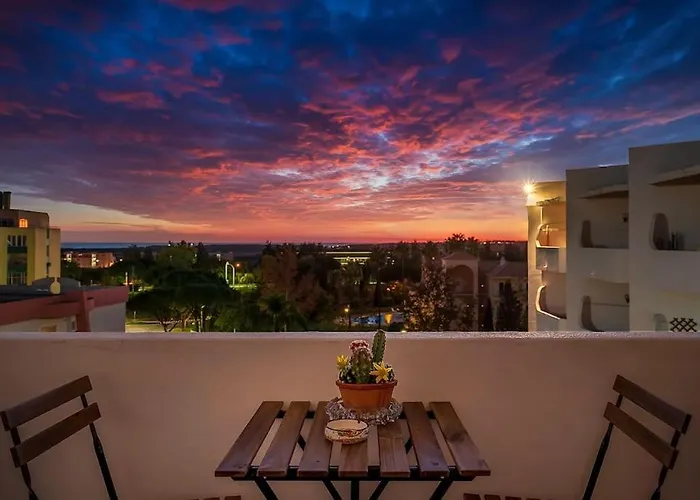 Apartament Heaven's Paradise-pool-sunset-1br *