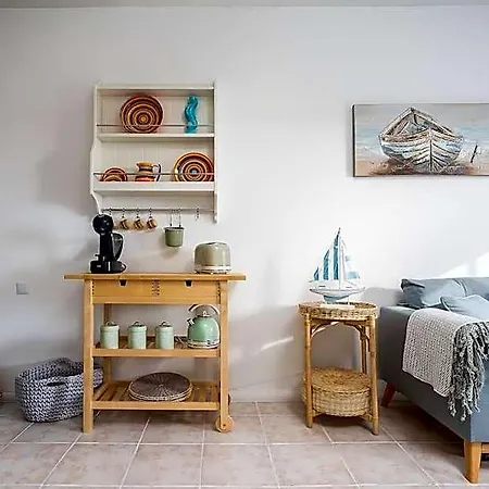 Apartman Heaven's Paradise-pool-sunset-1br