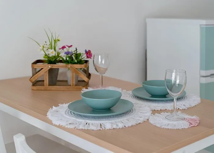 Heaven's Paradise-pool-sunset-1br Apartmán