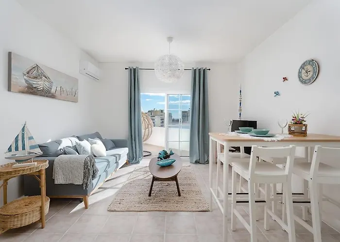 Apartmán Heaven's Paradise-pool-sunset-1br